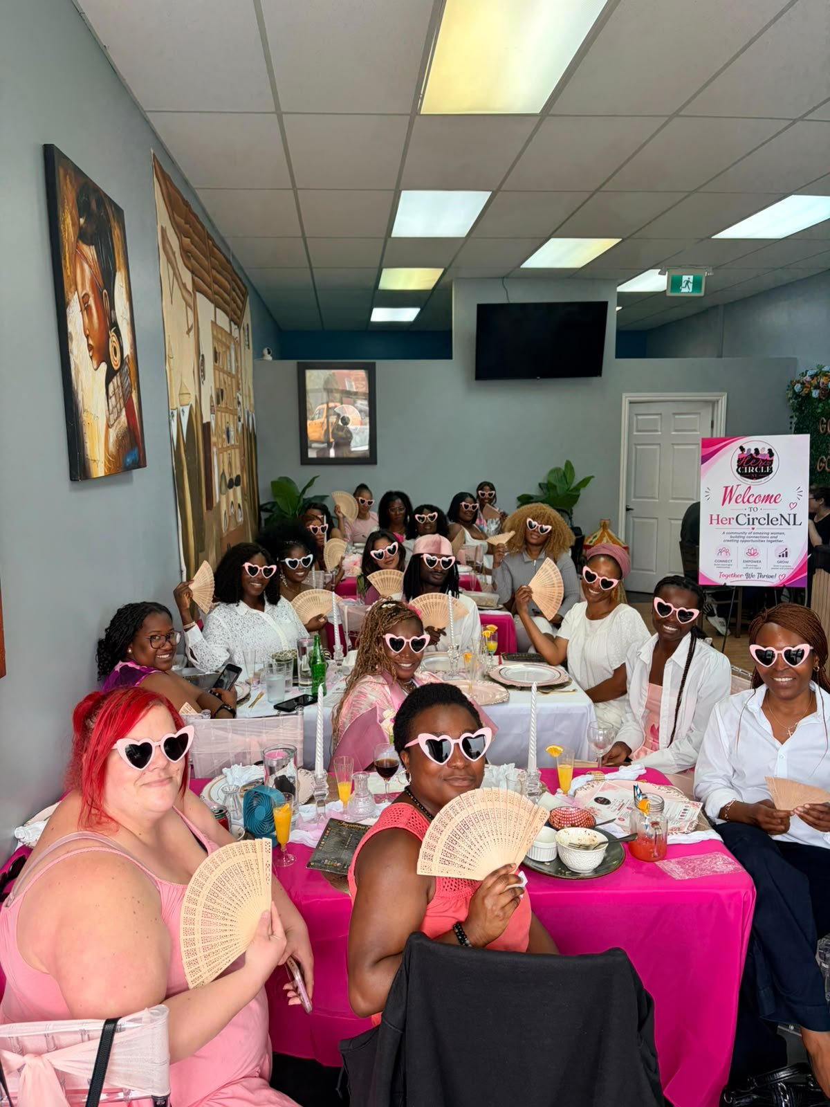 Her Circle NL — Women at brunch